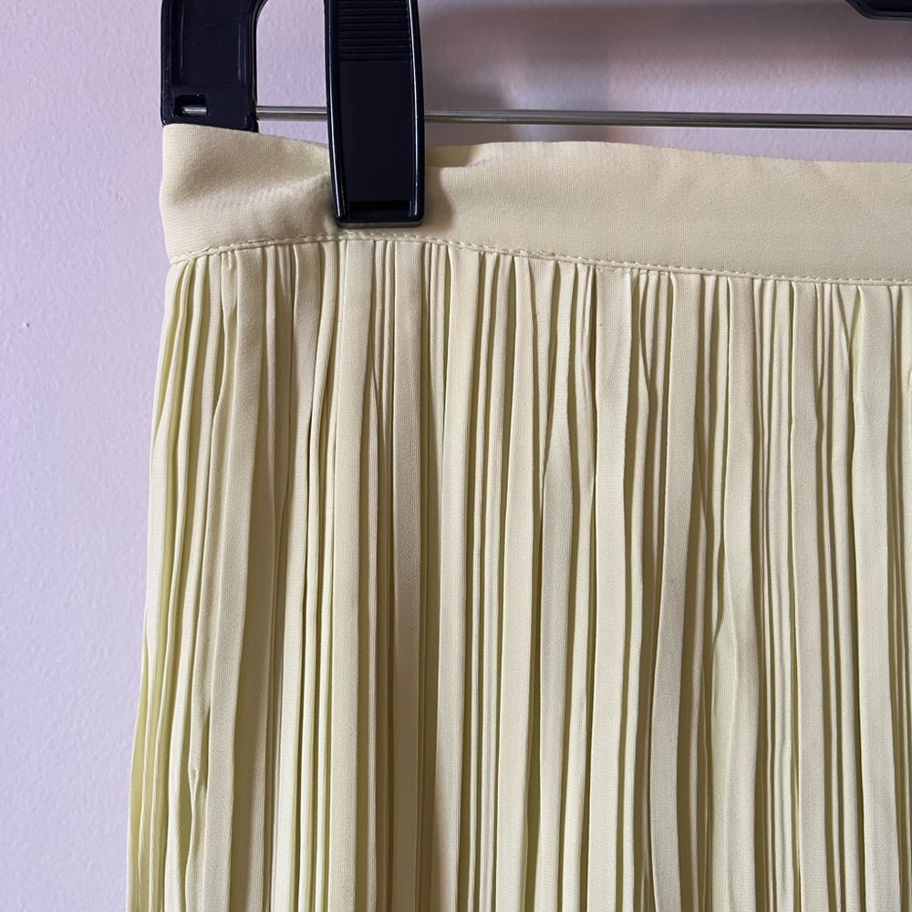 Alice + Olivia Yellow Pleated Maxi Skirt - Picture 2 of 6